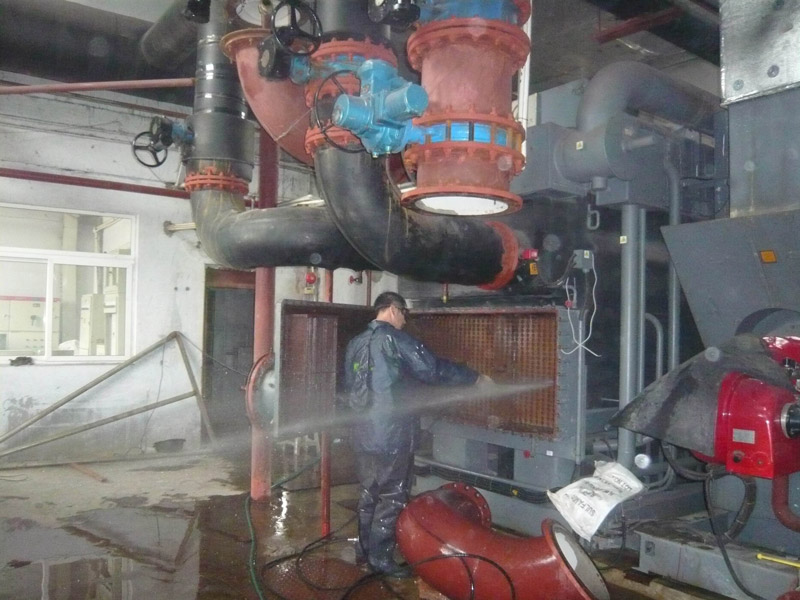 空调冷却器清洗中