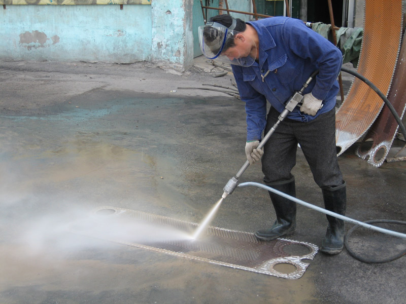 板式换热器喷砂清洗